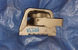 подушка двигателя VOLKSWAGEN TOURAN 1T1 AXW, BLR, BLX, BVY - 1K0199262M