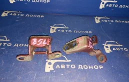 петли двери HONDA ACCORD CM2 K24A F 67450-S3N-003ZZ, 67460-SDC-A01ZZ