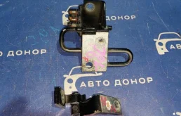 петли двери AUDI A6 4F2 - F 8E0831401B, 8E0831411E