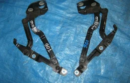 петля крышки багажника VOLKSWAGEN PASSAT 3B3 - - 3B5827301B, 3B5827302B
