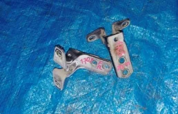 петли двери MITSUBISHI DINGO CQ2A 4G15 F MR302271, MR302270