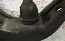 Рычаг задний левый нижний для Suzuki Grand Vitara 2012 года на фотографиях