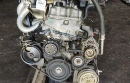 Двигатель для Nissan Primera 2006 года на фотографиях