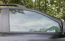 Стекло двери передней правой на Infiniti FX35