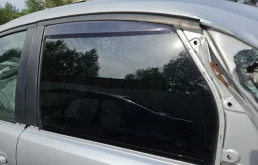 Стекло двери задней левой на Ford Focus 2 седан