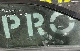 Стекло передней правой двери  Опель Астра Н