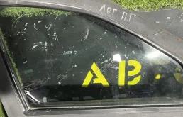Стекло передней правой двери  renault logan 1
