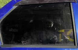 Стекло задней правой двери Renault Logan 1