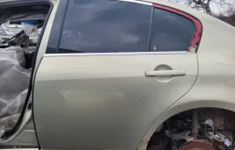 Дверь задняя левая на Infiniti G35