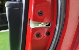 Замок двери передней правой на Mazda 3 BL