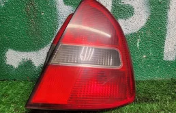 Фонарь задний правый Hella на Mitsubishi Carisma