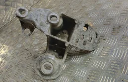 Кронштейн Audi A4 B7