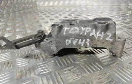 Кронштейн двигателя правый VW Touran