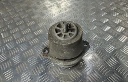 Подушка двигателя левая Volkswagen Touareg