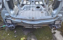 Панель задняя на Renault Sandero 2011 1.6 хэтчбек