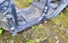 Порог левый на Ford Focus 3 хэтч