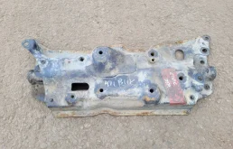Подрамник передний на Honda Civic 8 5D