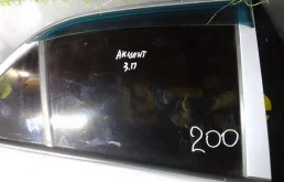 Стекло двери задней правой Hyundai Accent