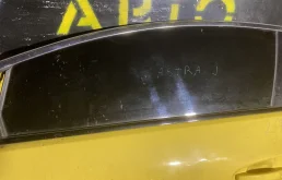 Стекло двери передней левой Opel Astra J