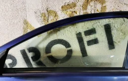 Стекло двери передней левой для Mitsubishi Lancer