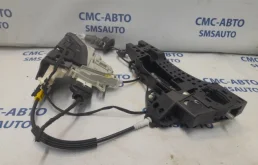 Замок задней левой двери для Audi Q5 2009 года на фотографиях