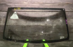 Стекло заднее Renault Logan