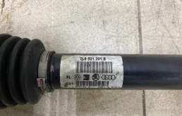 Привод задний левый для Audi Q7 2010 года на фотографиях