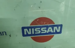 Лобовое (ветровое) стекло для Nissan Qashqai на фотографиях