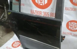 Дверь задняя правая для Volkswagen Touran 2012 года на фотографиях