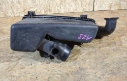 Корпус воздушного фильтра для Toyota RAV4 на фотографиях