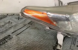 Фара правая для Toyota Highlander 2007 года на фотографиях