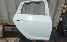 Дверь задняя правая Opel Astra J 2011 13285611 ХЭТЧБЕК A16XER