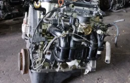 Двигатель без навесного для Honda Stream на фотографиях