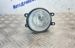 Фара противотуманная toyota corolla 2006 ZRE151L 1ZRFE