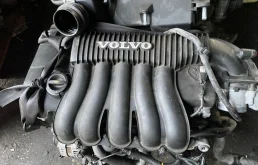 Двигатель для Volvo C30 2008 года на фотографиях
