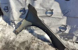 Крыло левое для Volvo XC70 2016 года на фотографиях