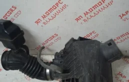 Корпус воздушного фильтра для Nissan X-Trail 2012 года на фотографиях