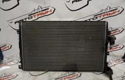 РАДИАТОР ДВИГАТЕЛЯ AUDI VOLKSWAGEN SEAT SKODA 1K0121251AT  XA1923Z