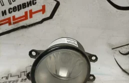 ТУМАНКА TOYOTA DAIHATSU SUBARU LEXUS ЛЕВАЯ 812200D040  D819