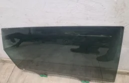 Стекло двери Audi Q7 2015- 4M