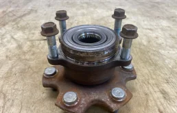 Ступица колеса задняя правая для Mitsubishi Pajero на фотографиях