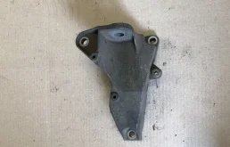 Кронштейн акпп правый audi a4 b6 8d0399114aj