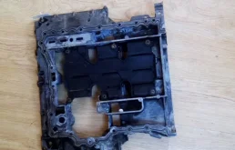 Поддон средний audi a6 c6 06e103603c