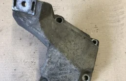 Кронштейн двигателя audi a6 (c6) 8d0199307g