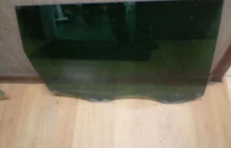 Стекло боковое заднее правое vw touareg 7l6845206e