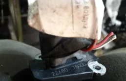 Датчик массового расхода воздуха для Nissan X-Trail на фотографиях