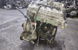 Двигатель для Nissan Primera 1996 года на фотографиях