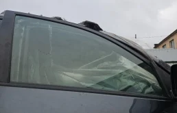 Стекло двери передней правой на Toyota RAV4 XA30