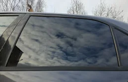 стекло задней левой двери mitsubishi Lancer IX