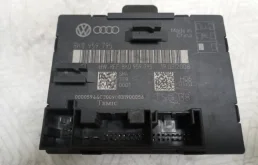 Блок управления дверьми Audi Q5 2008